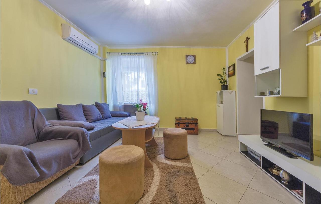 2 Bedroom Beautiful Home In Galizana Bagian luar foto